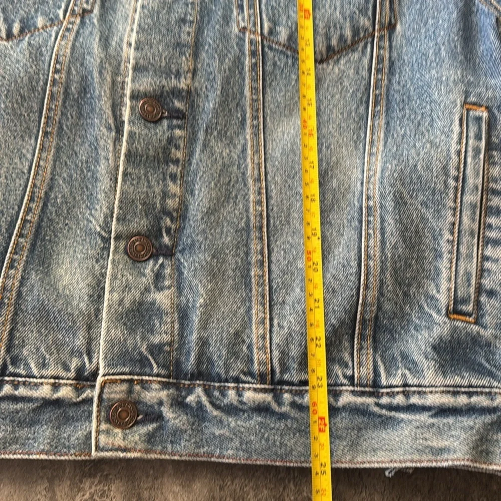 Levis Blue Vintage XL Wash Denim Jean Trucker Jacket women’s - Picture 8 of 8